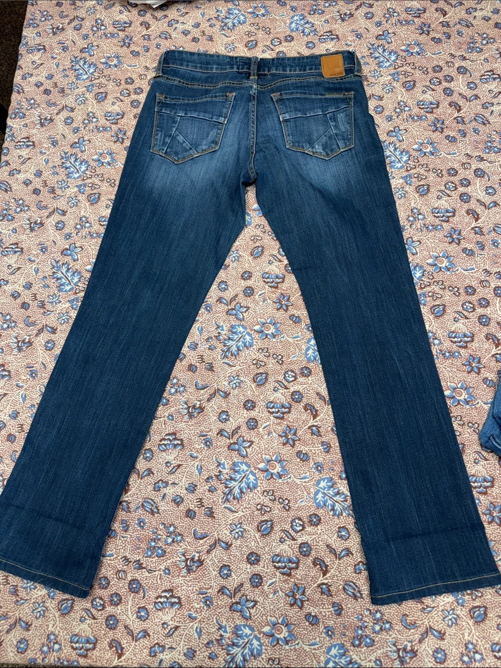Dear John Women’s Straight Leg Jeans in Dark Blue Wash - Picture 6 of 7